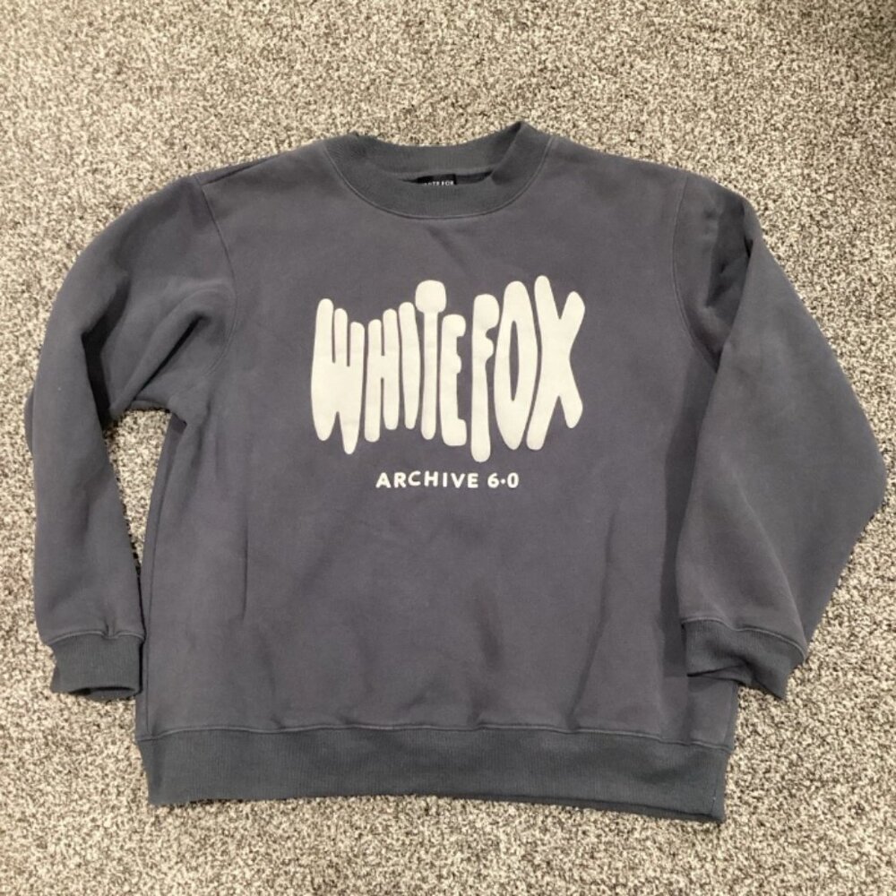 White Fox Boutique sweatshirt Gray